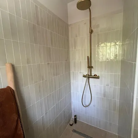 Lily Bay Baie De Santa Giulia-porto Vecchio *