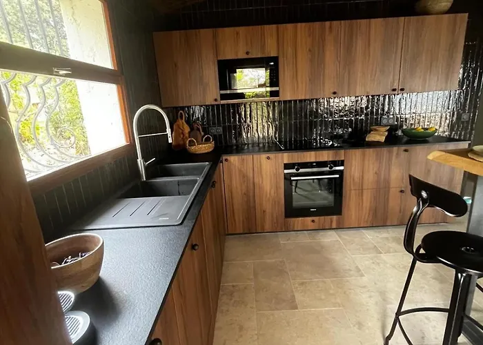 Lily Bay Baie De Santa Giulia-porto Vecchio *